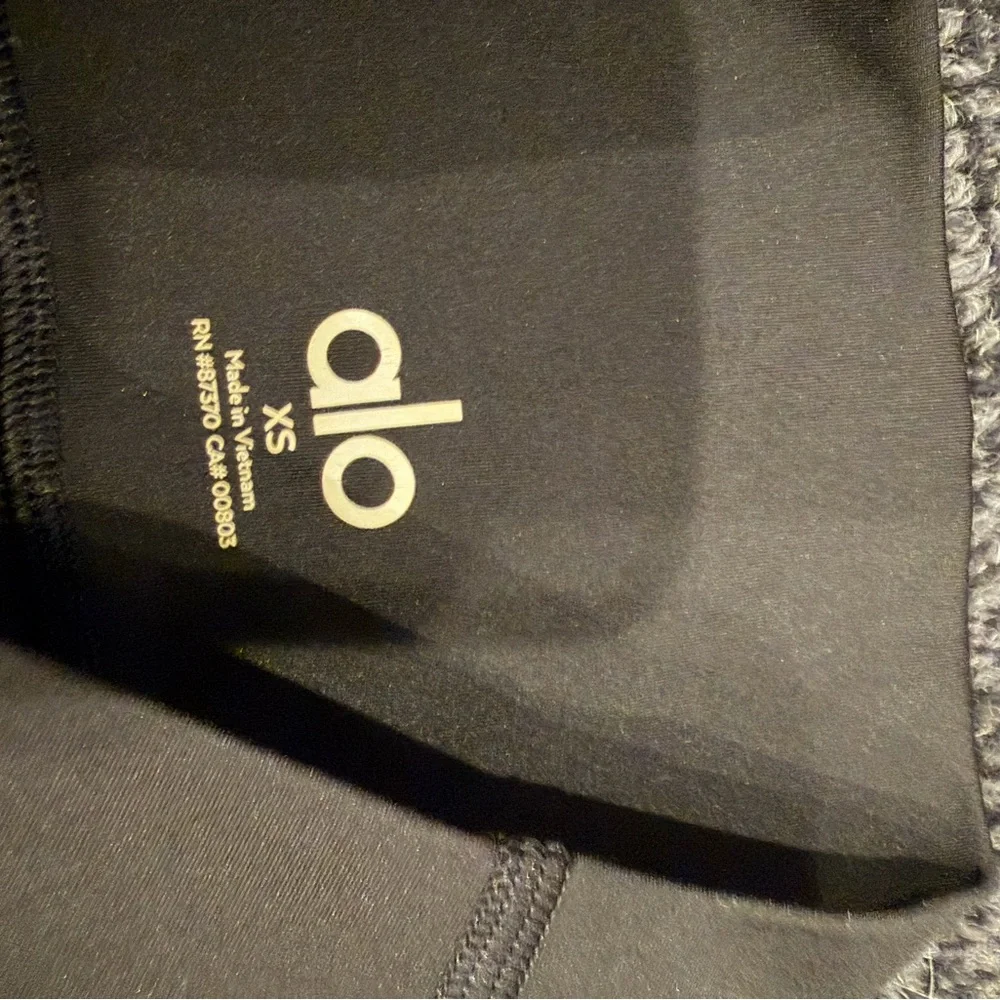 ALO Yoga 7/8 High-Waist Airlift Leggings - Picture 5 of 6